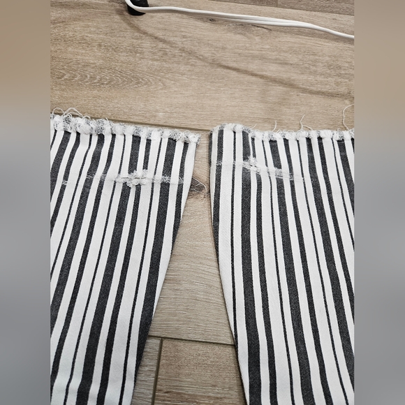 Rock and Roll cowgirl high rise flare striped jeans 29x34 - Picture 4 of 6